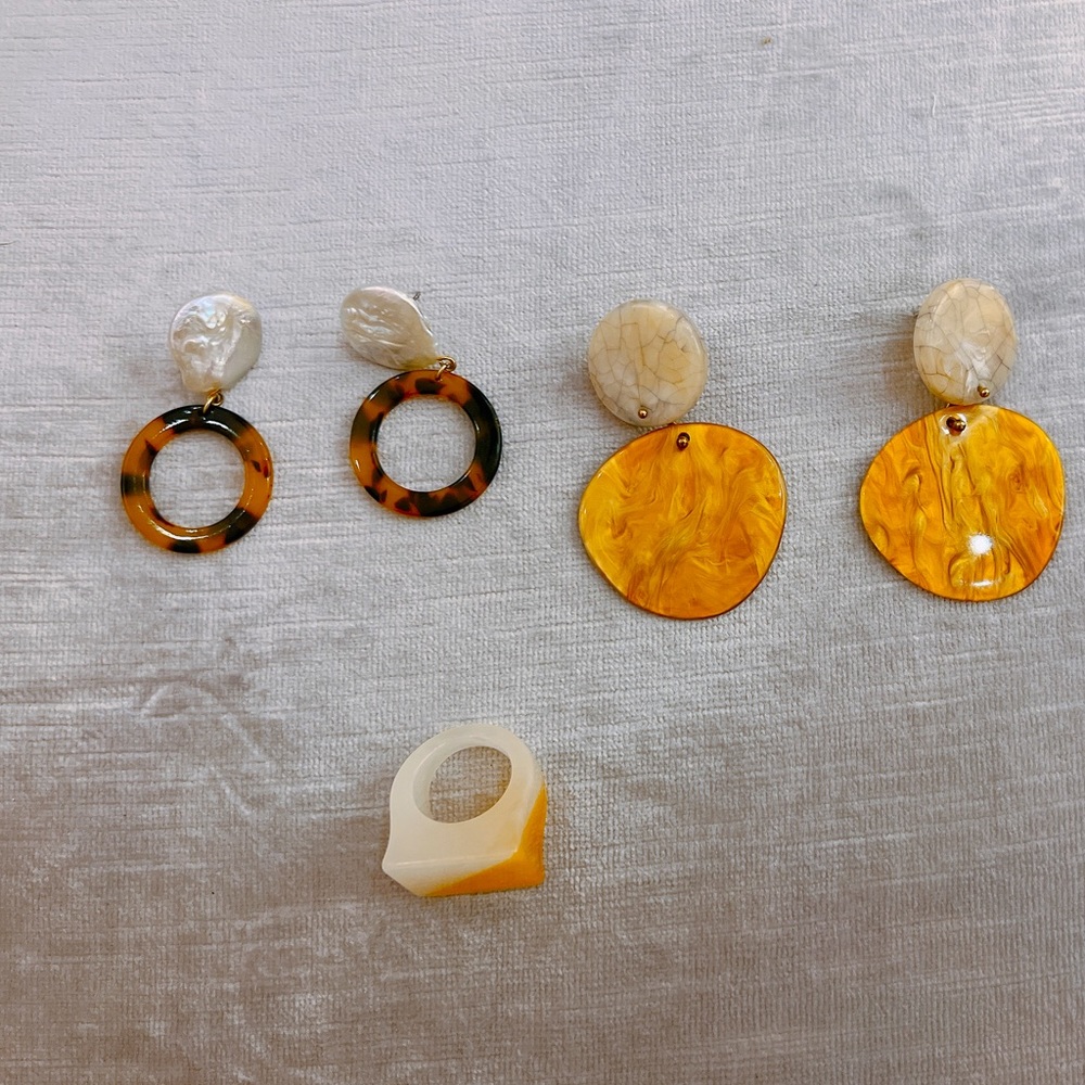 Madewell earring and ring bundle (2 pair of earrings, 1 ring)